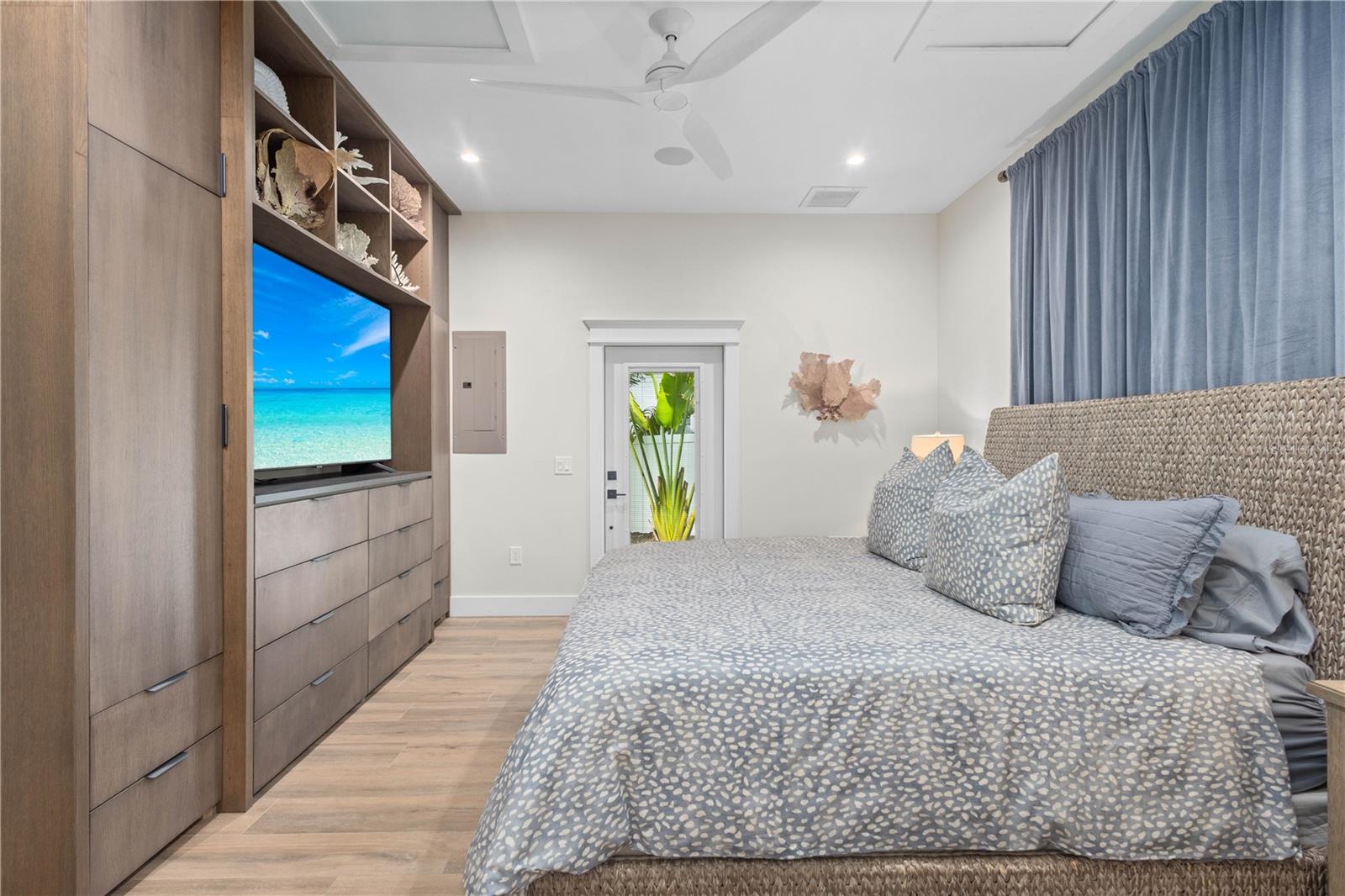 H T GLAZIER - Residential