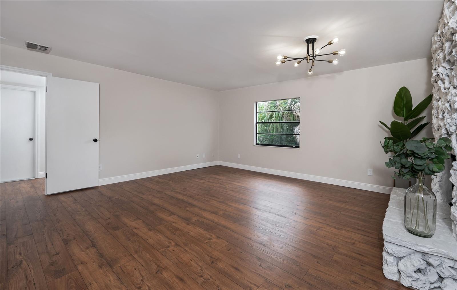 JENNIFER ESTATES - Residential