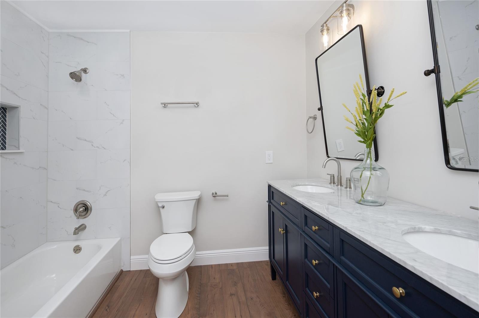 JENNIFER ESTATES - Residential