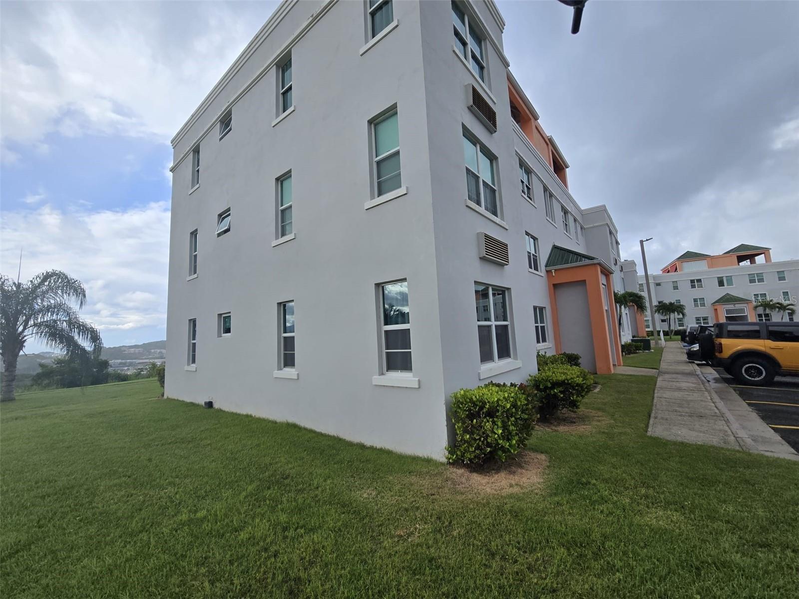 LA LOMA - Residential