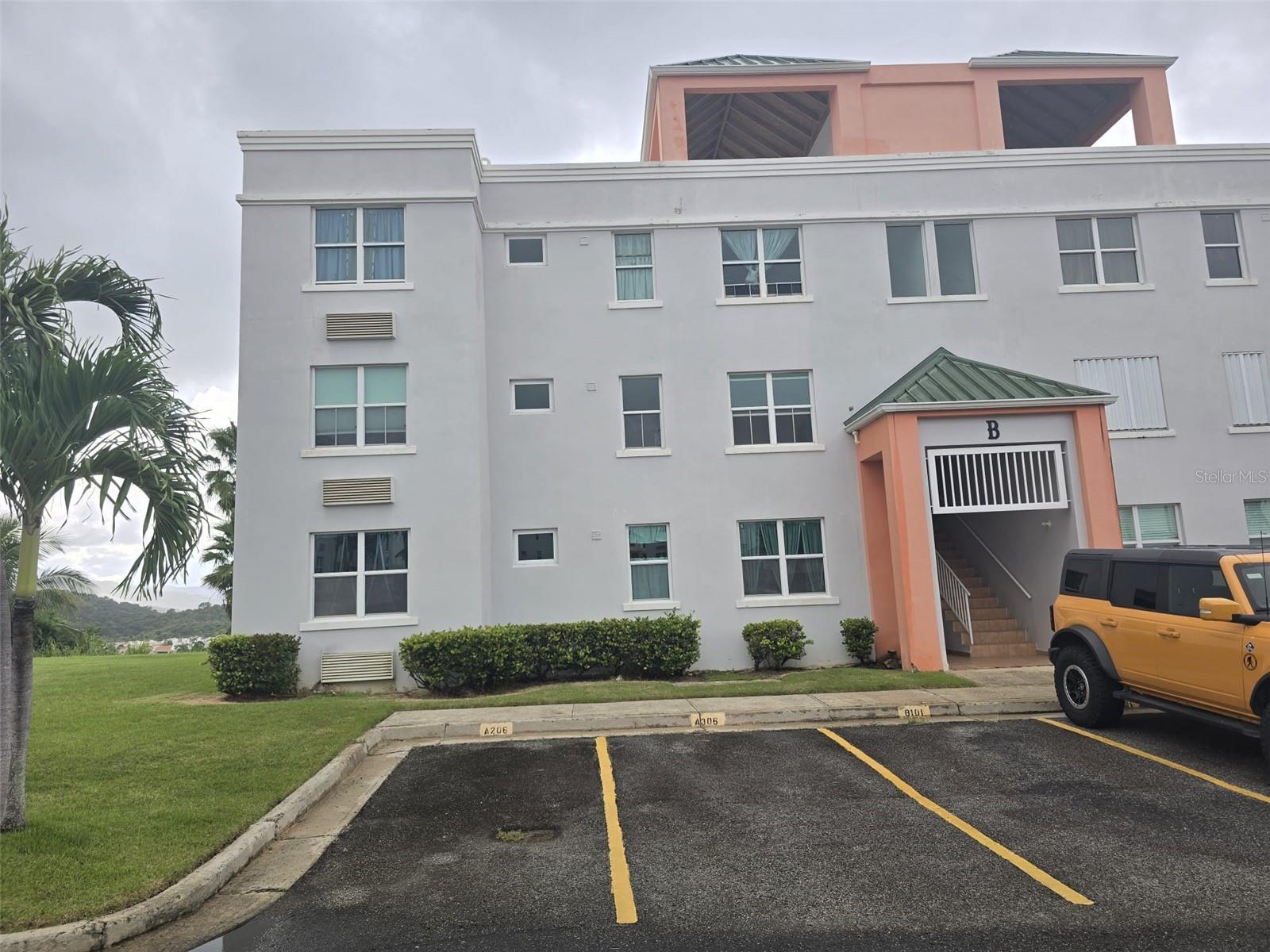 LA LOMA - Residential