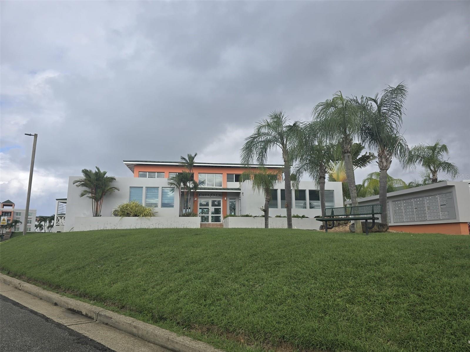 LA LOMA - Residential