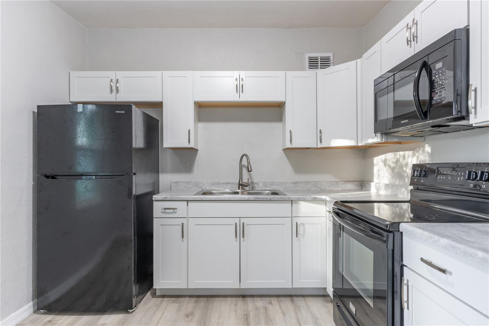 EUSTIS HILLCREST PARK ADD 01 - Residential