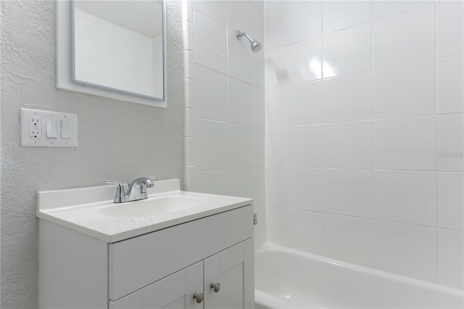 EUSTIS HILLCREST PARK ADD 01 - Residential