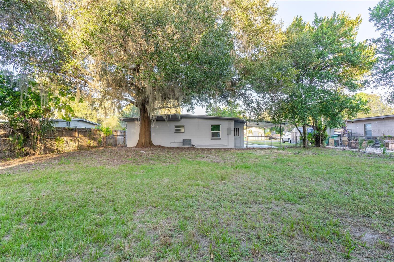 EUSTIS HILLCREST PARK ADD 01 - Residential