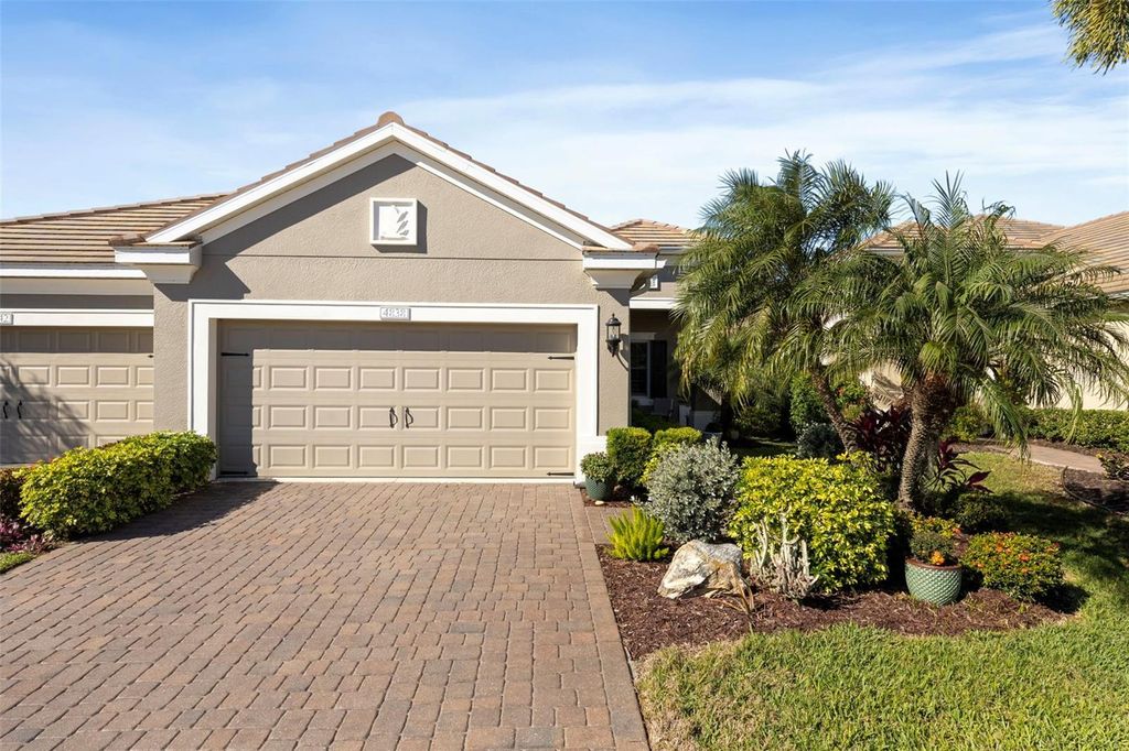 Photo of 4838 Maymont Park Circle, Bradenton, FL 34203 (MLS # A4675066)