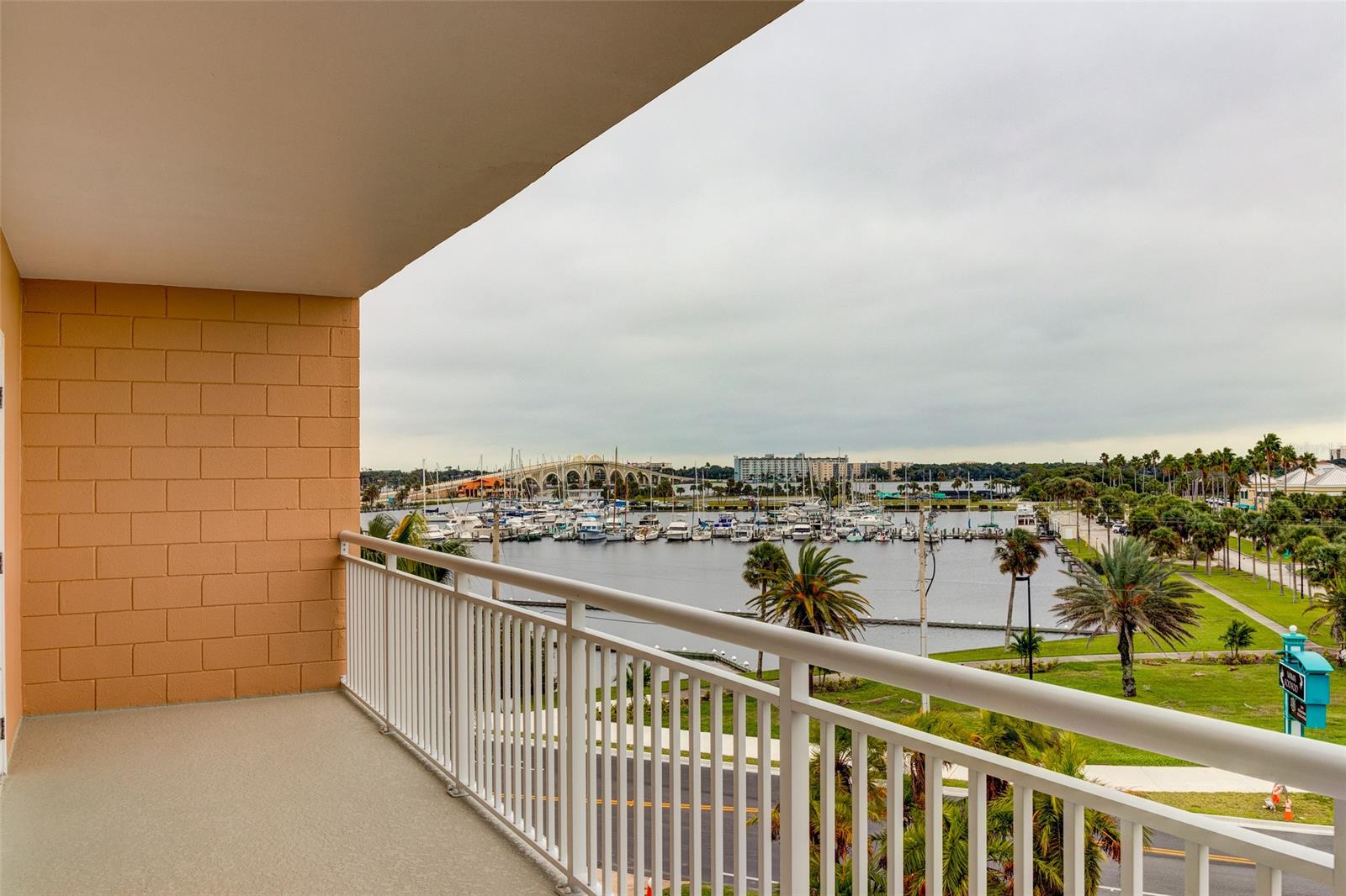 Landmark Condo - Residential