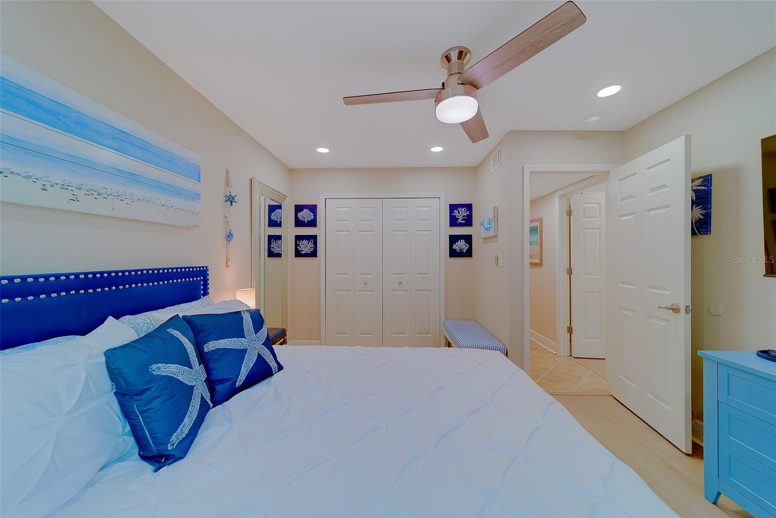 THE FOUNTAINS OF LARGO CONDO - Residential