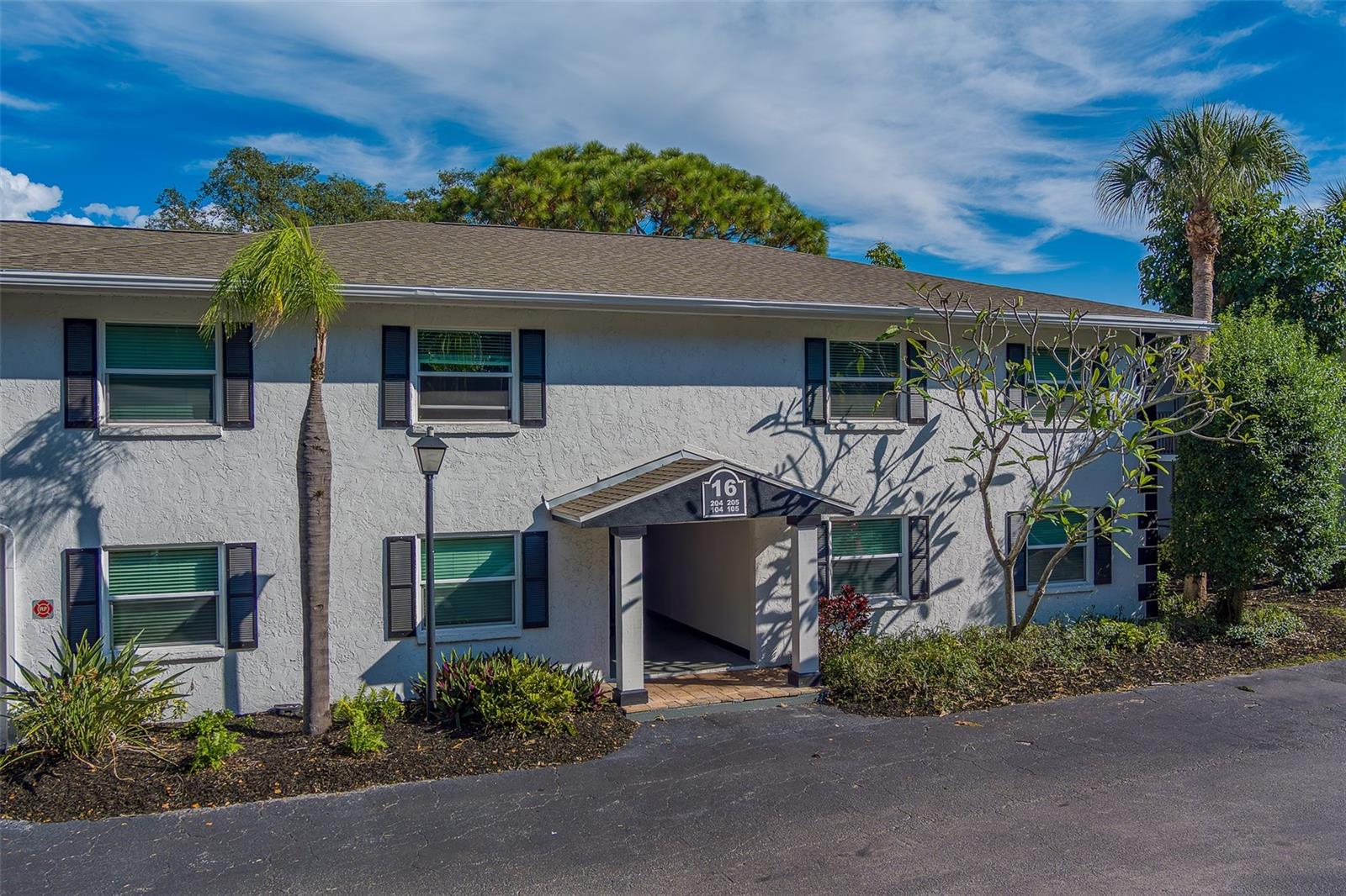 THE FOUNTAINS OF LARGO CONDO - Residential