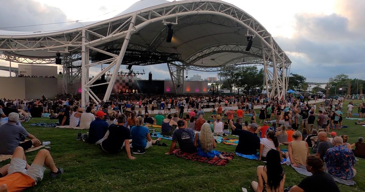 THE FOUNTAINS OF LARGO CONDO - Residential