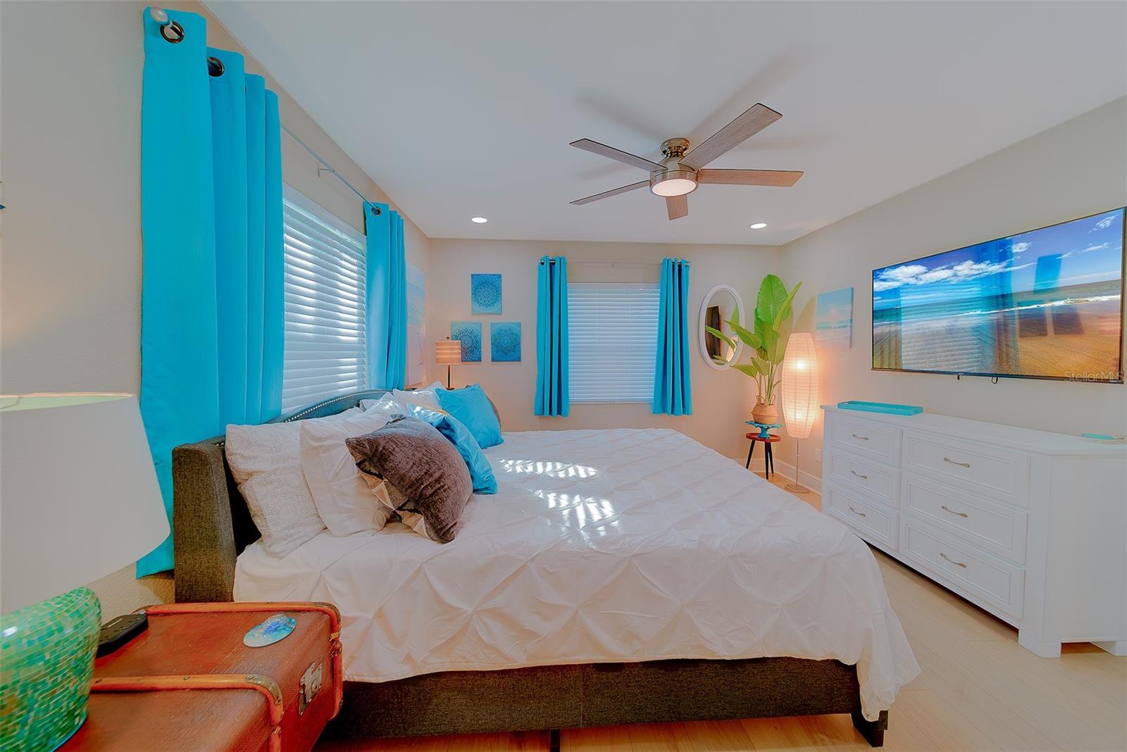 THE FOUNTAINS OF LARGO CONDO - Residential