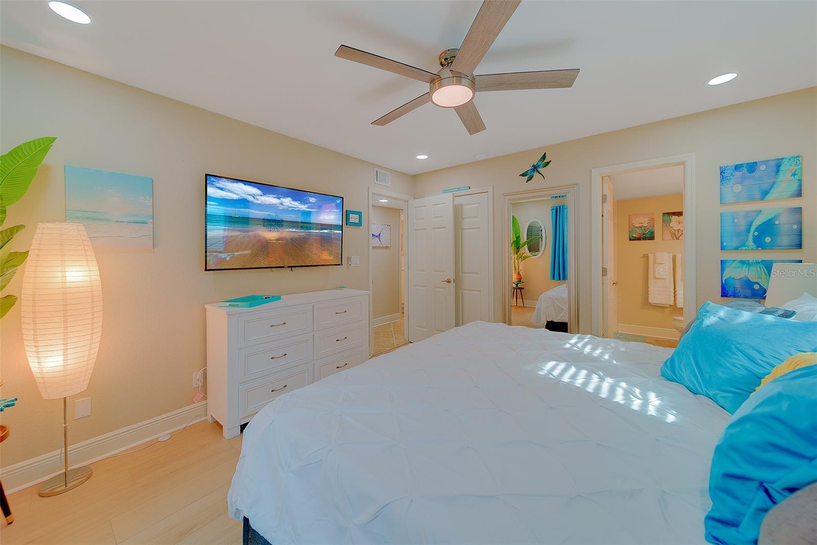 THE FOUNTAINS OF LARGO CONDO - Residential