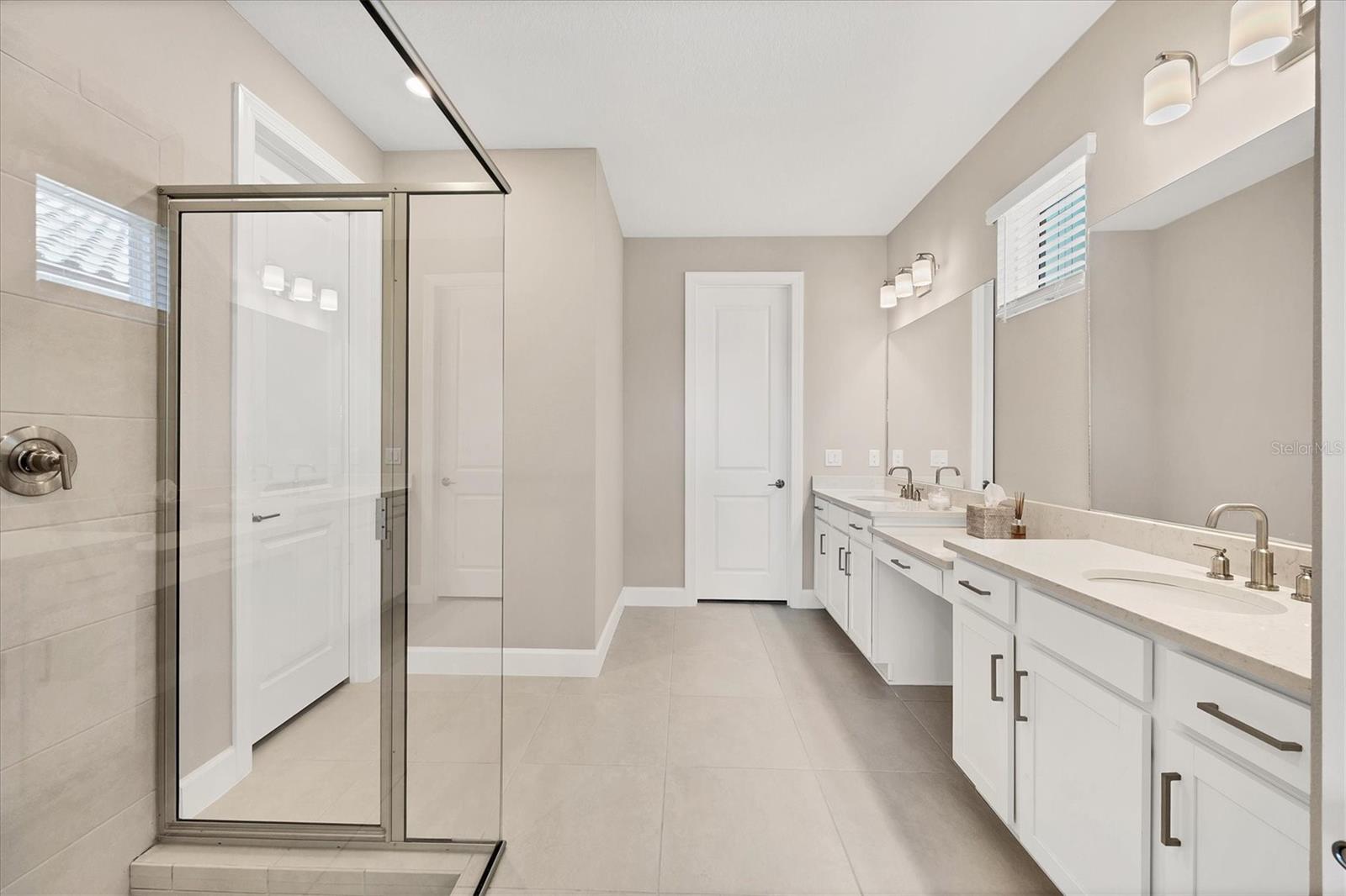 ARTISAN LAKES ESPLANDE - Residential