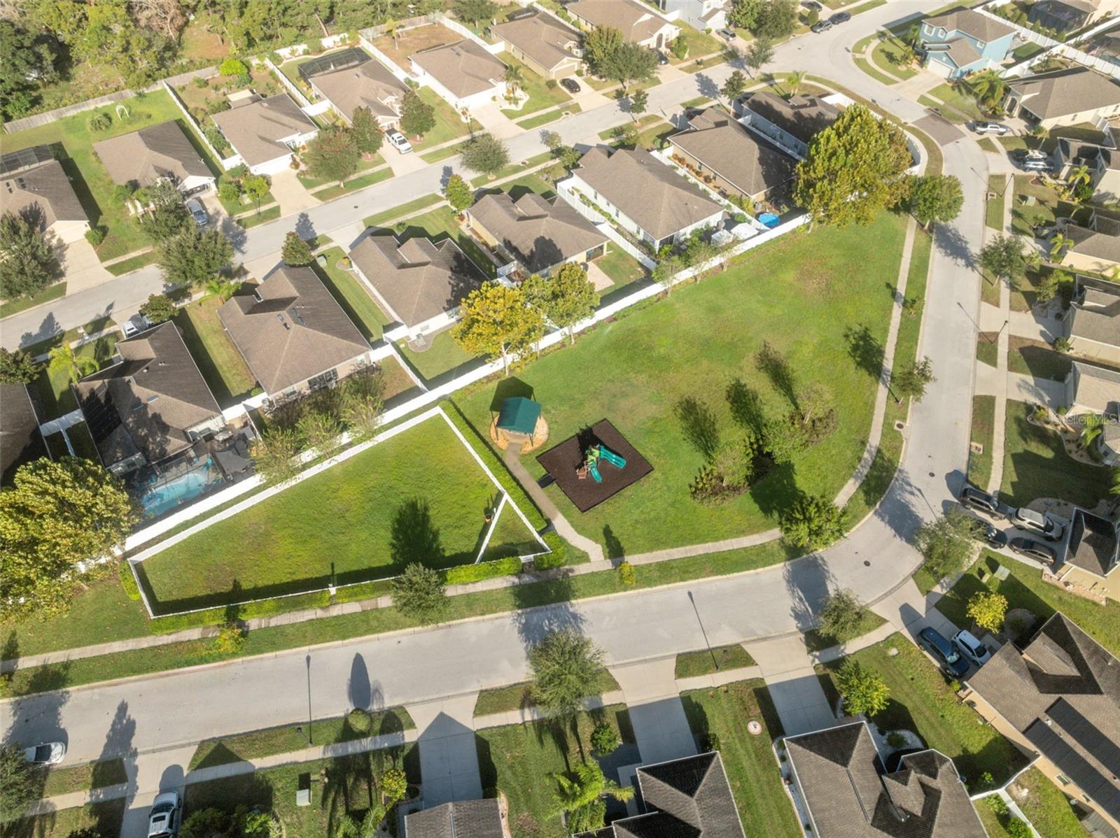 BRIAR OAKS VILLAGE 01 - Residential