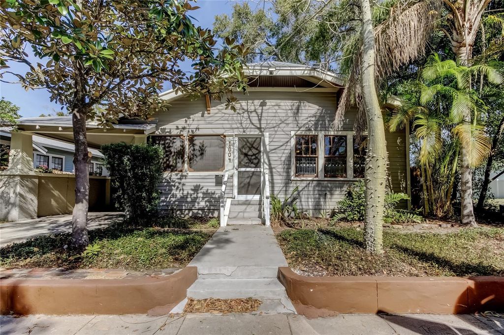 Photo of 1004 E Crenshaw Street, Tampa, FL 33604 (MLS # TB8468698)