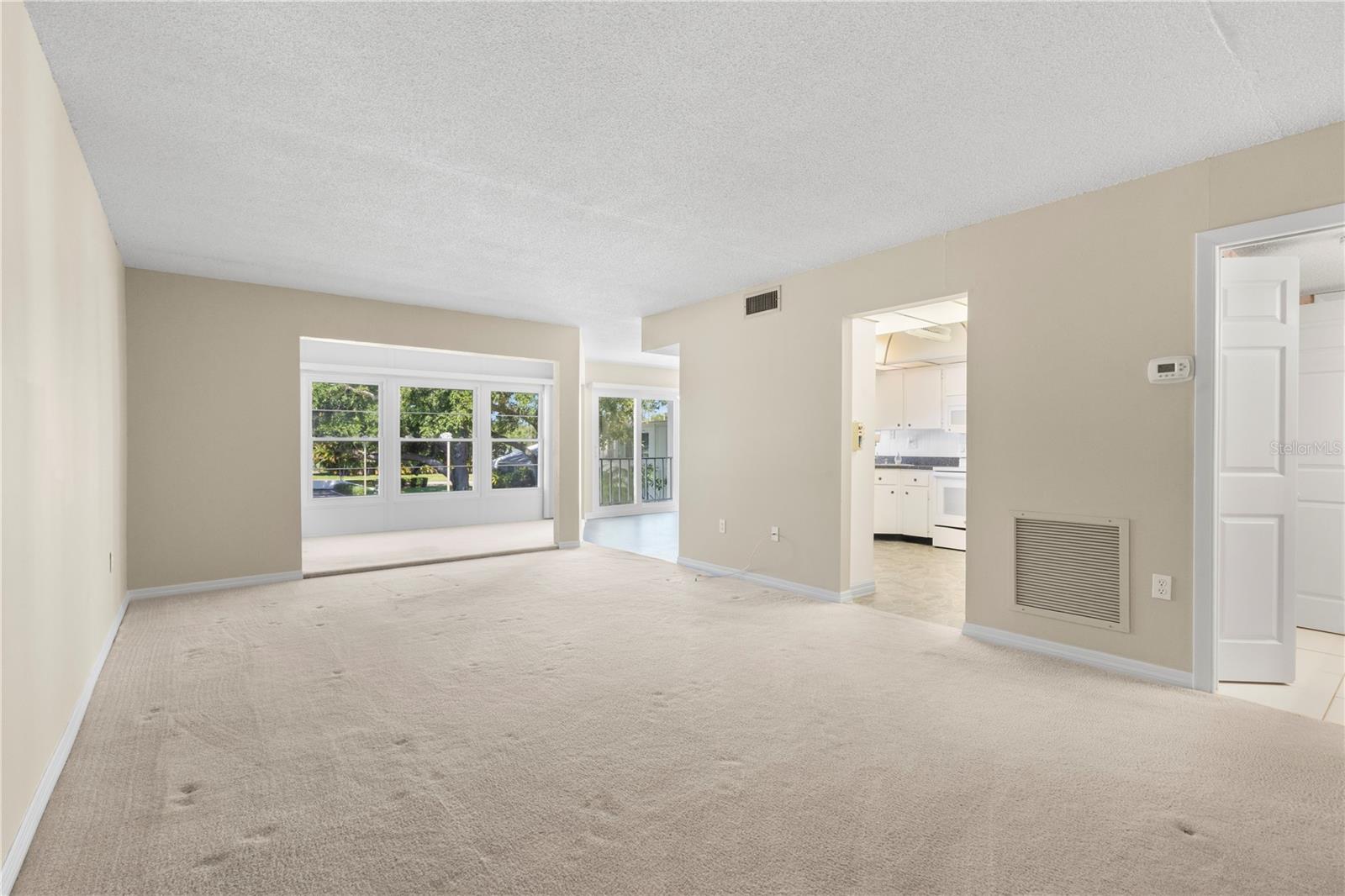 PENTHOUSE GROVES - Residential