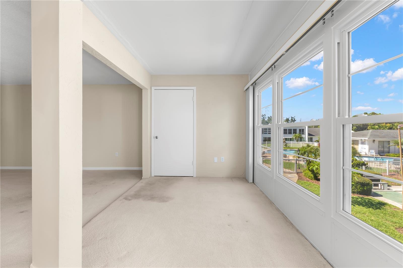 PENTHOUSE GROVES - Residential