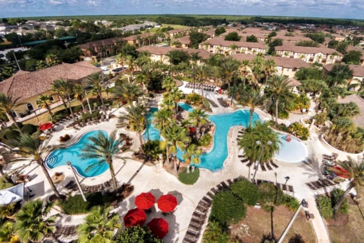 VILLA AT REGAL PALMS CONDO - Residential