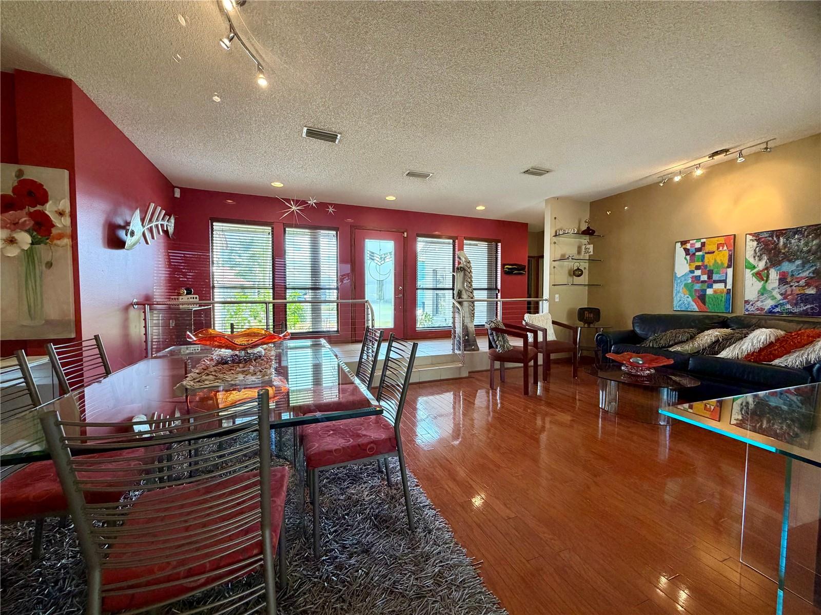 RIVER HARBOR WEST - Residential