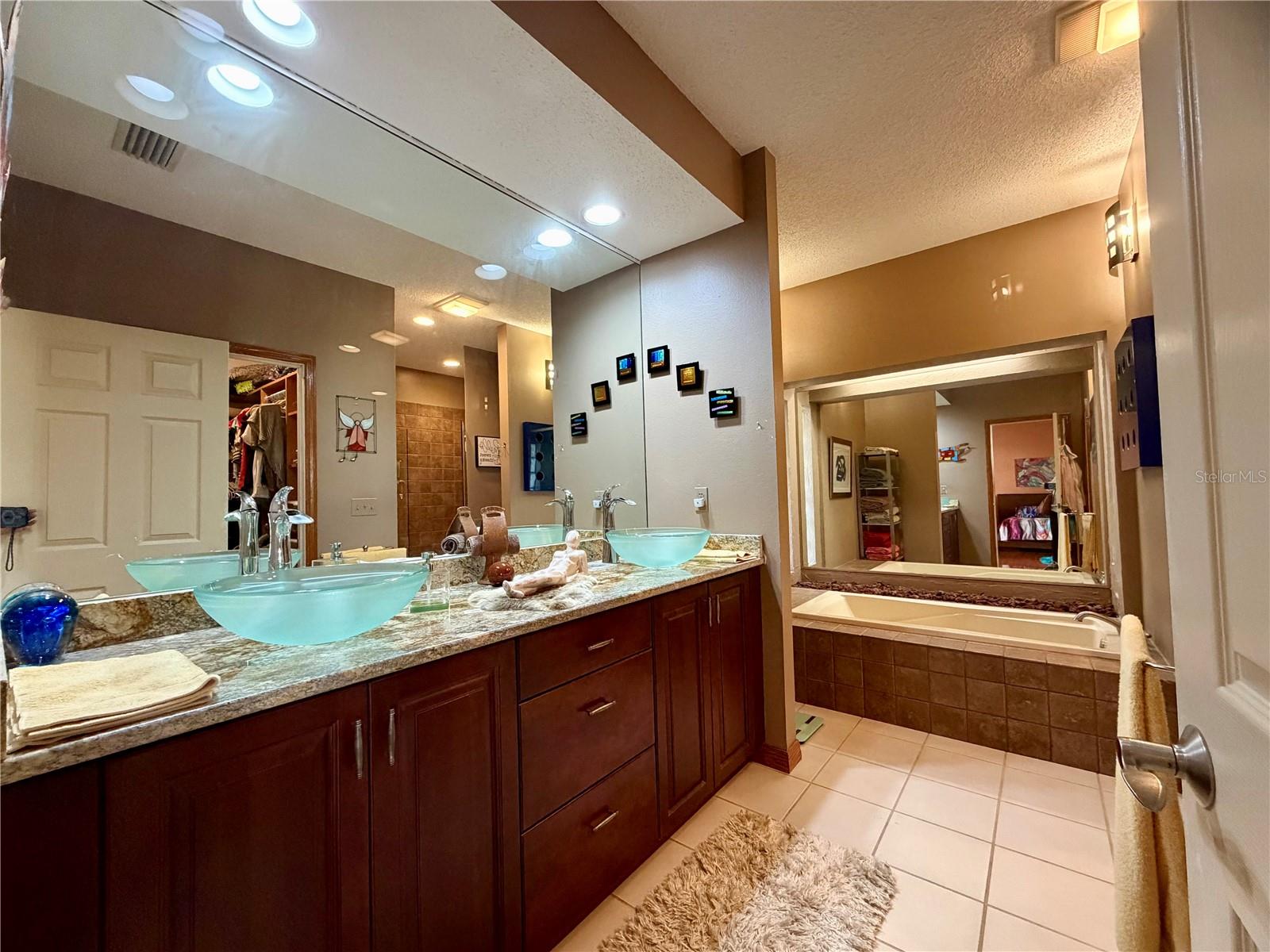 RIVER HARBOR WEST - Residential