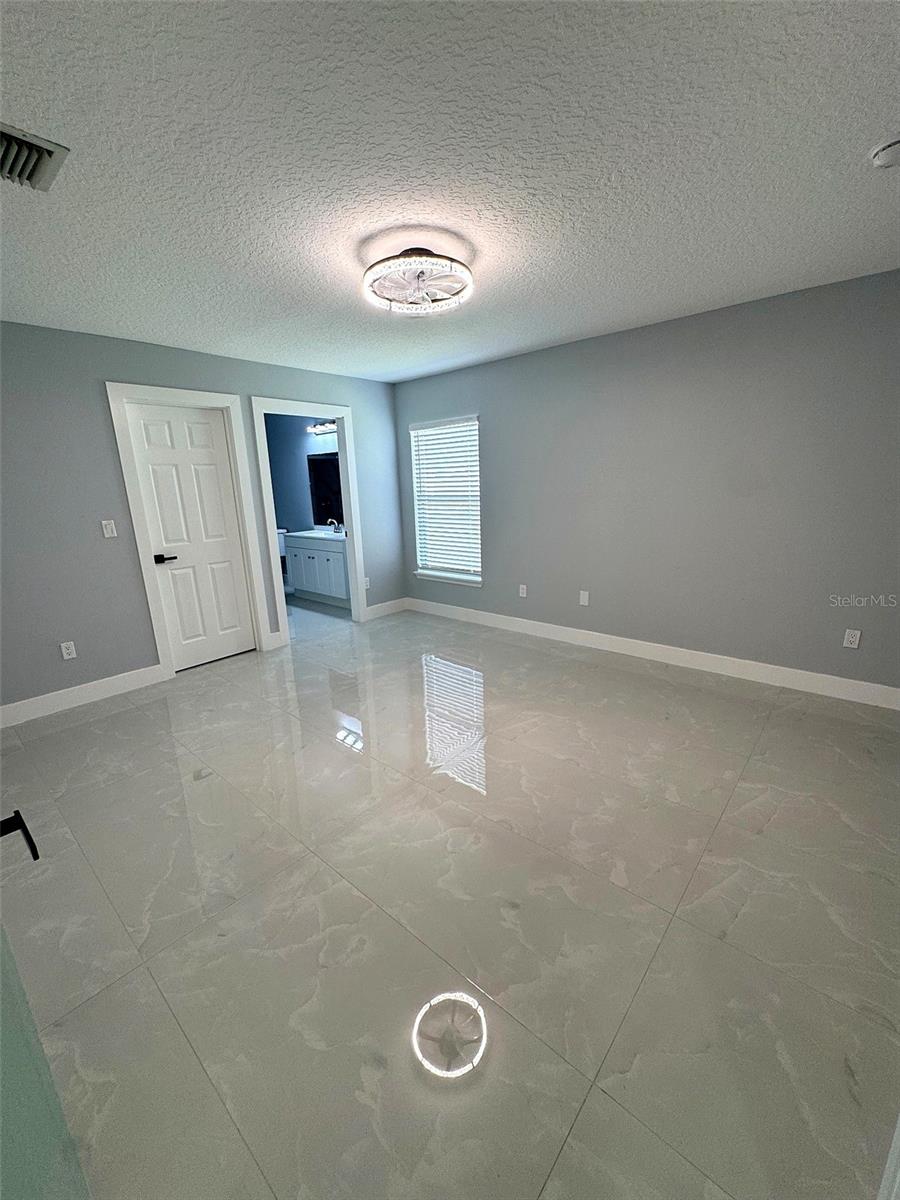 12 N REYNOLDS PLACE