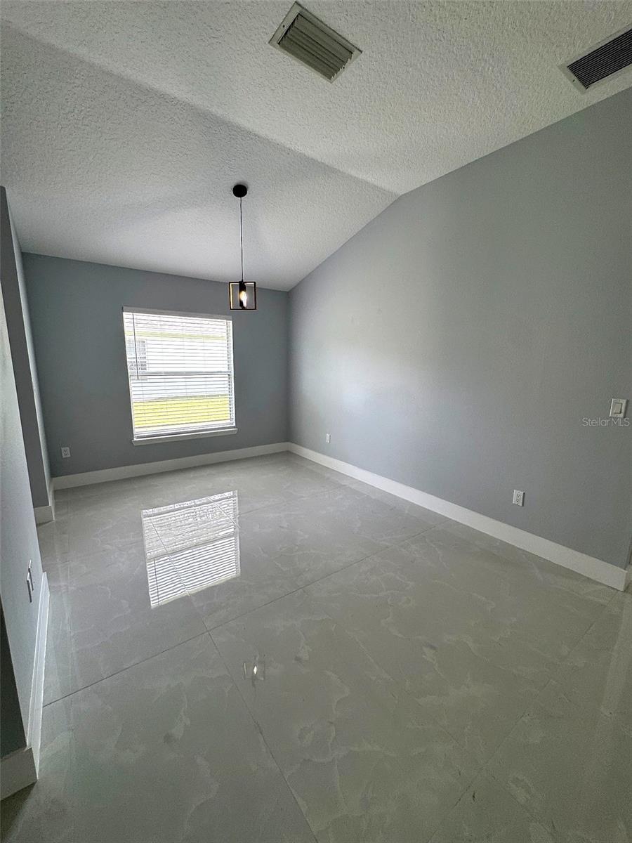 12 N REYNOLDS PLACE