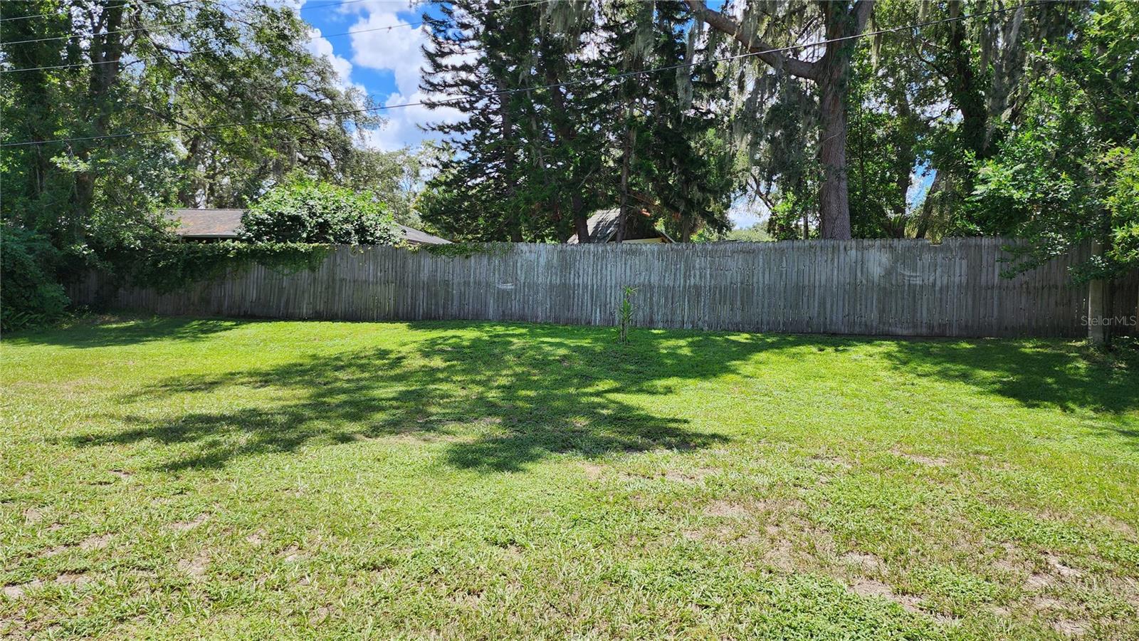 1122 DOGWOOD AVENUE