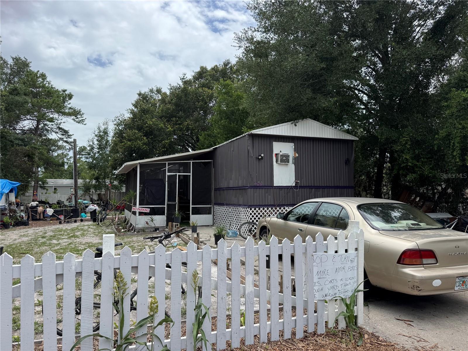 This 3 Bedroom 2 Bath mobile home sits on a spacious lot. NO LOT RENT! Close to shopping, restaurants and downtown Deland.