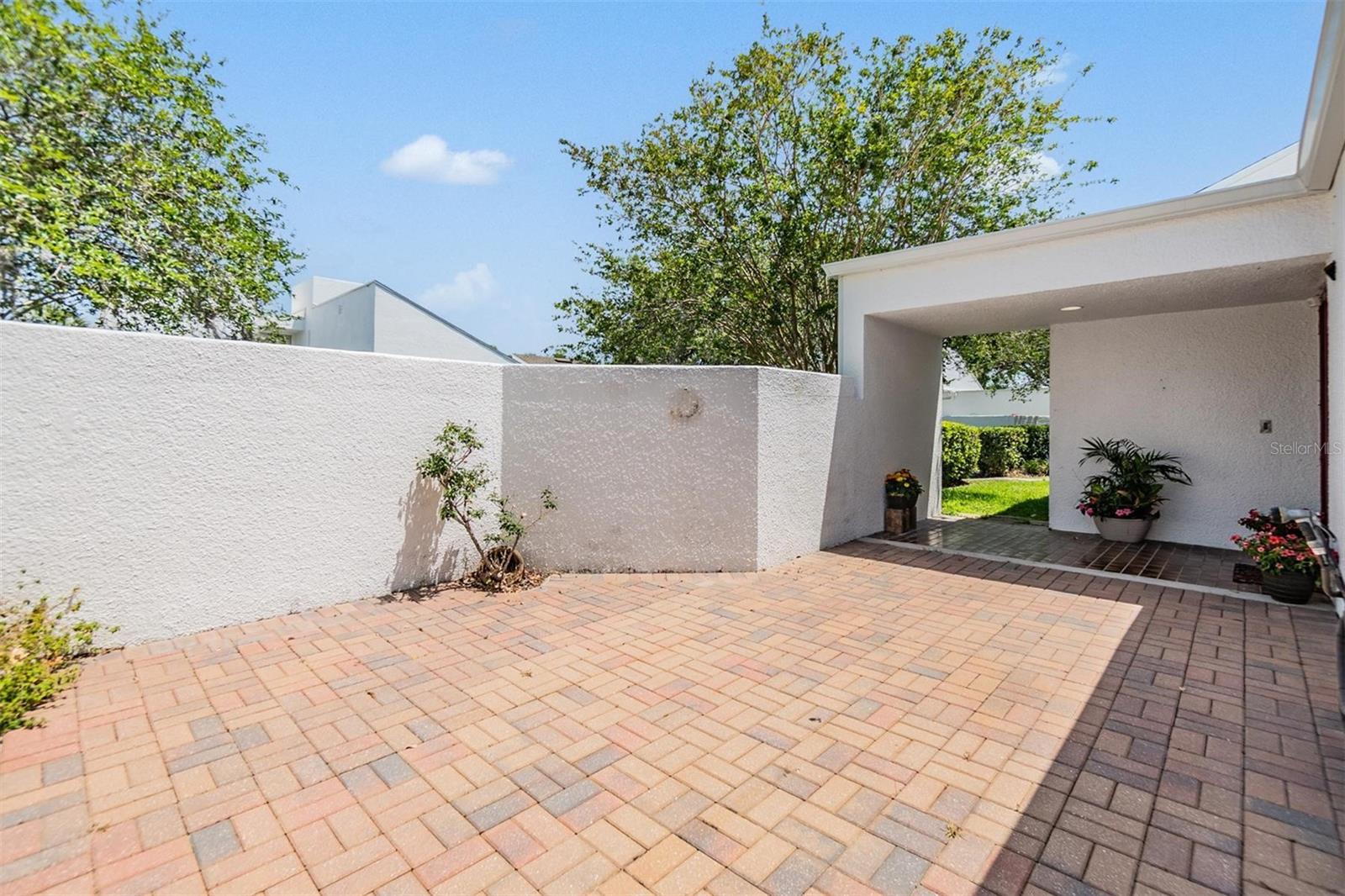 4002 CYPRESS COURT 4002