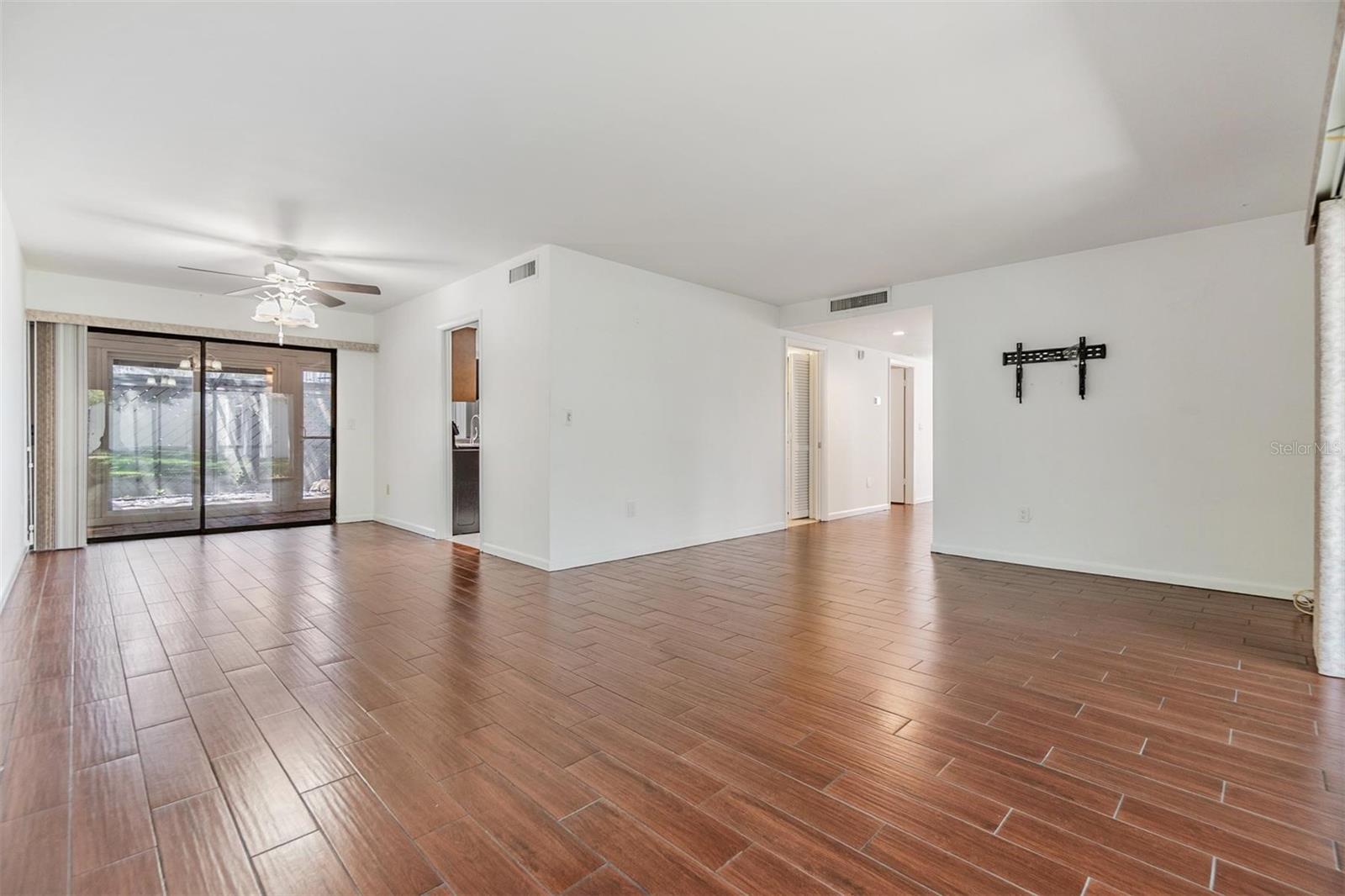 4002 CYPRESS COURT 4002