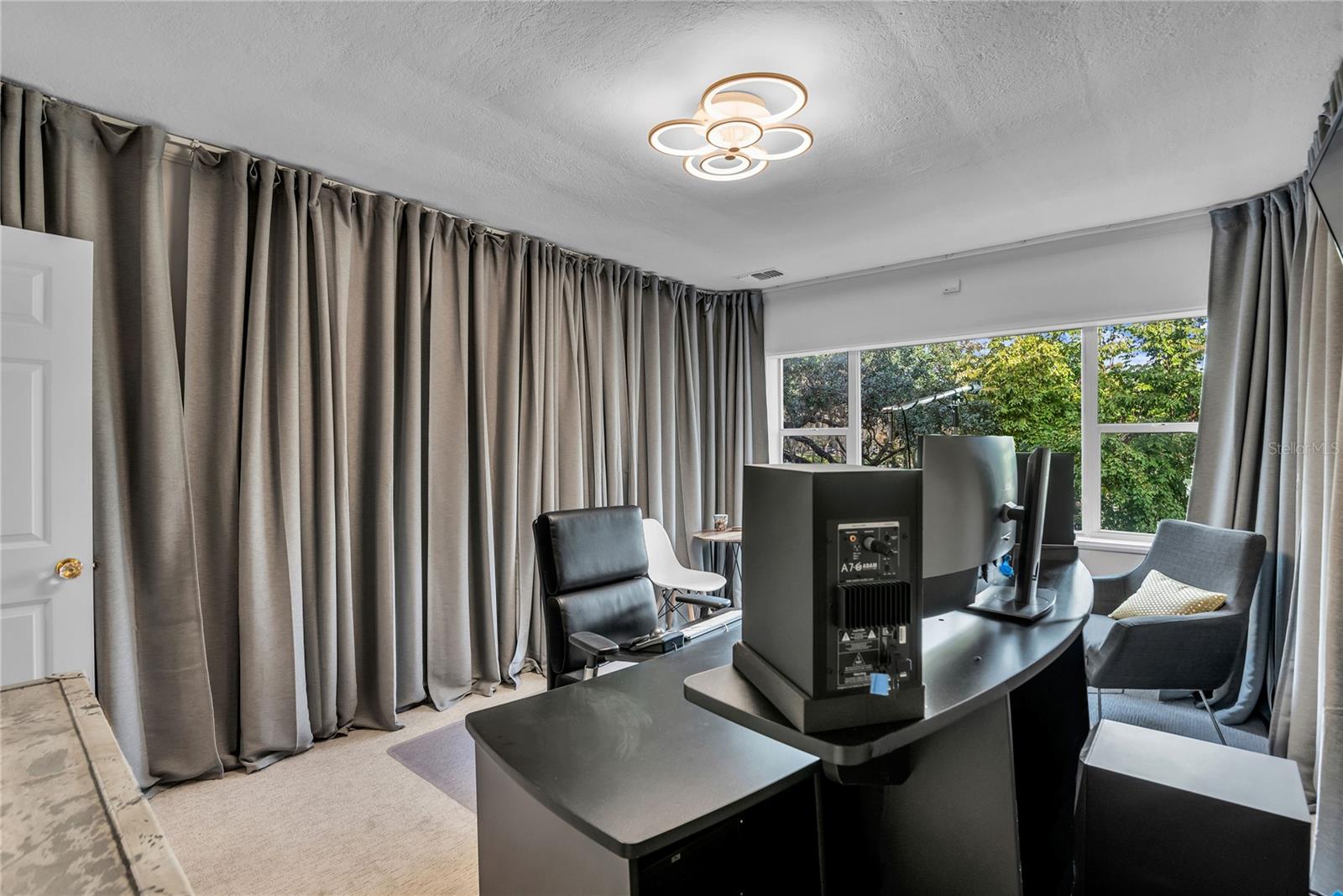 PARK AIRE CONDO - Residential