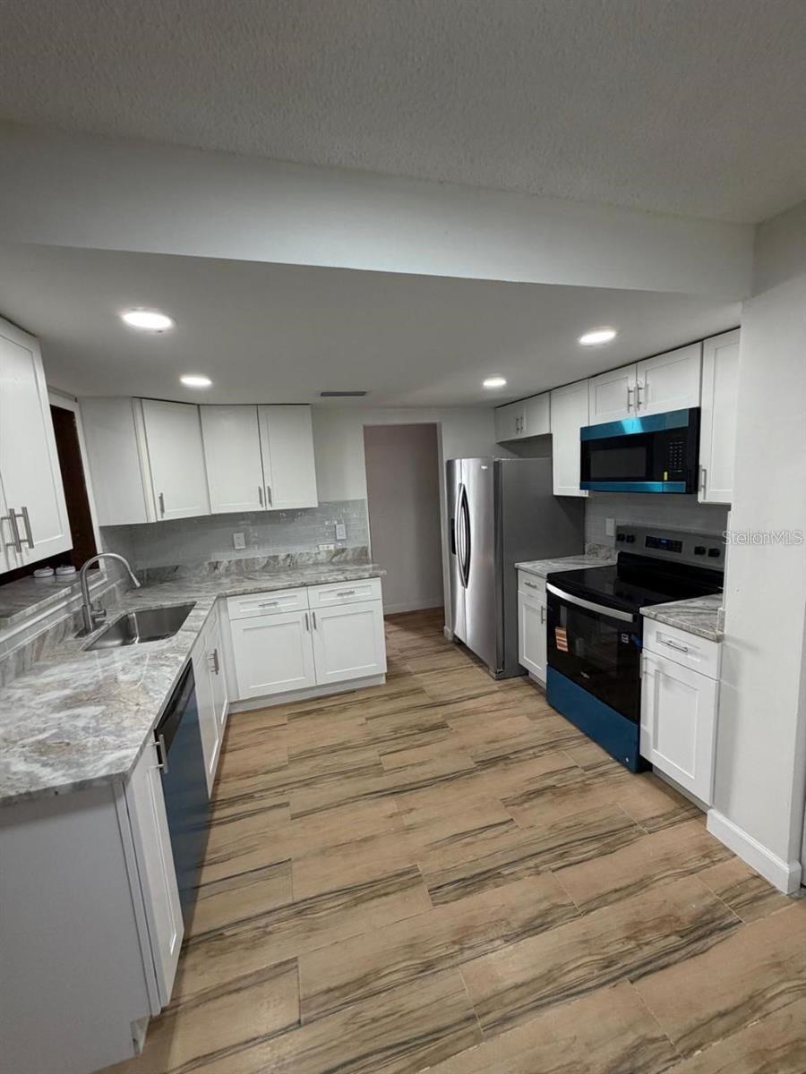 SPANISH OAKS - Residential