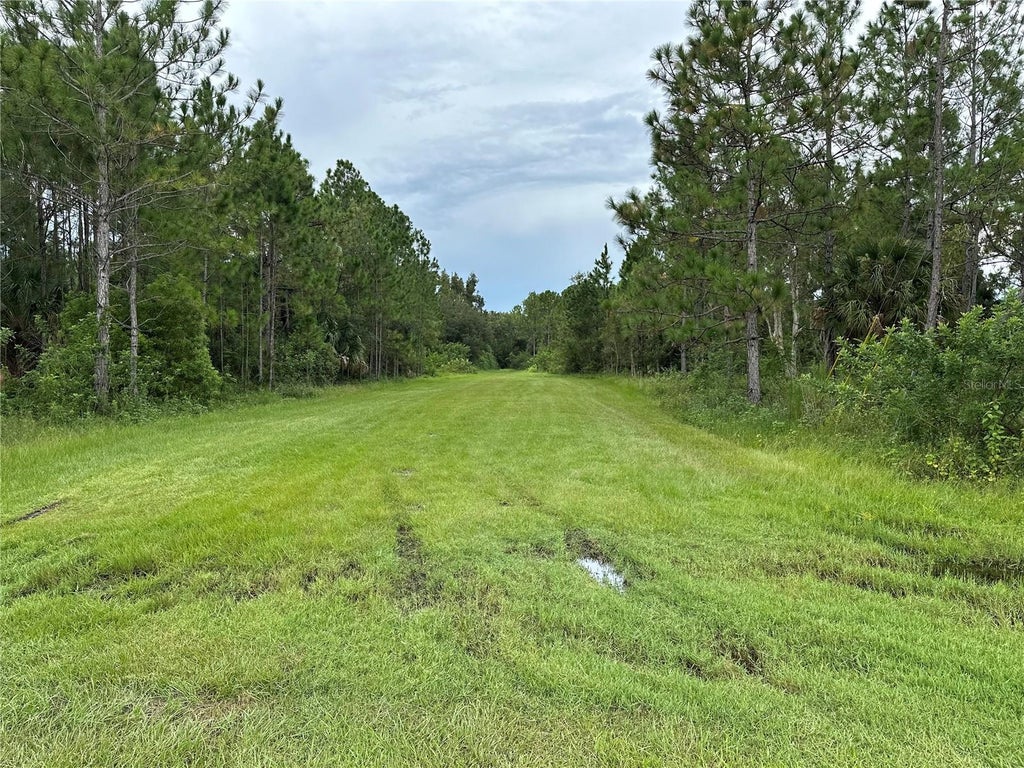 Photo of 1012 Indian Lake Drive, Indian Lake Estates, FL 33855 (MLS # O6241846)