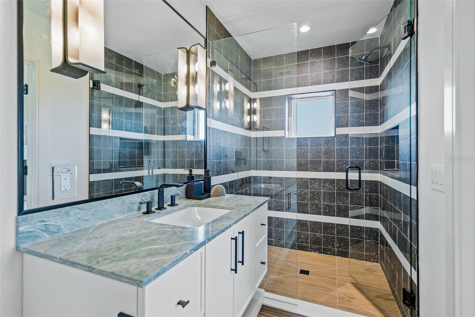 BAY PALMS ADD - Residential