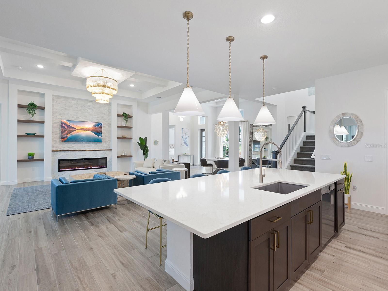 LAKEHOUSE COVE AT WATERSIDE - Residential