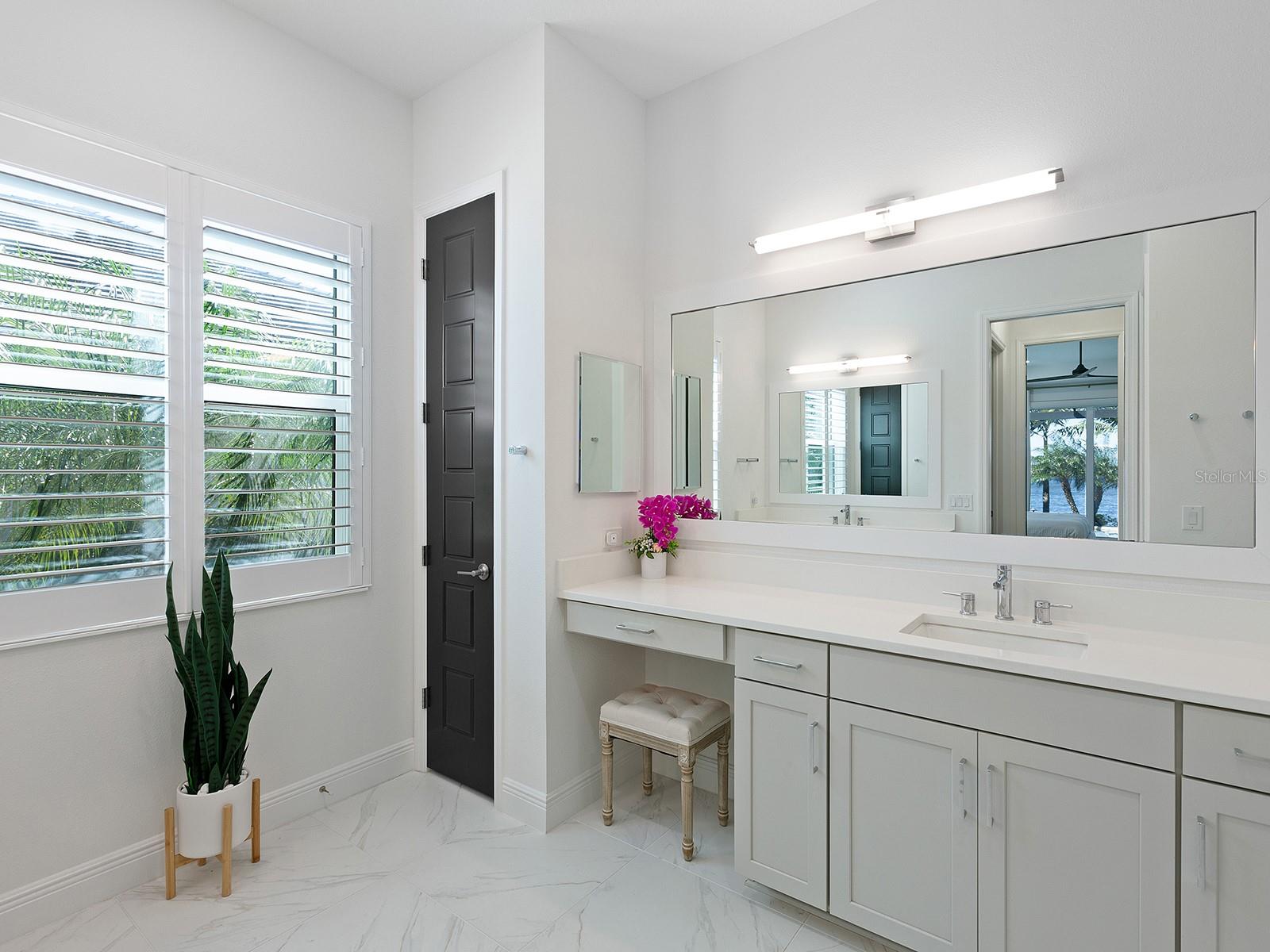 LAKEHOUSE COVE AT WATERSIDE - Residential