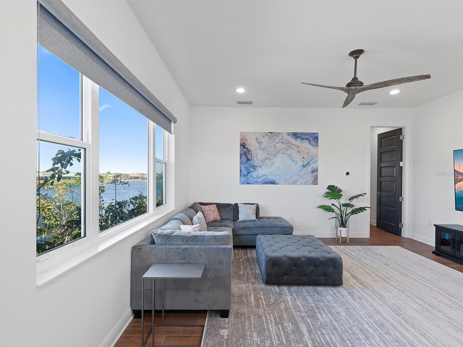 LAKEHOUSE COVE AT WATERSIDE - Residential