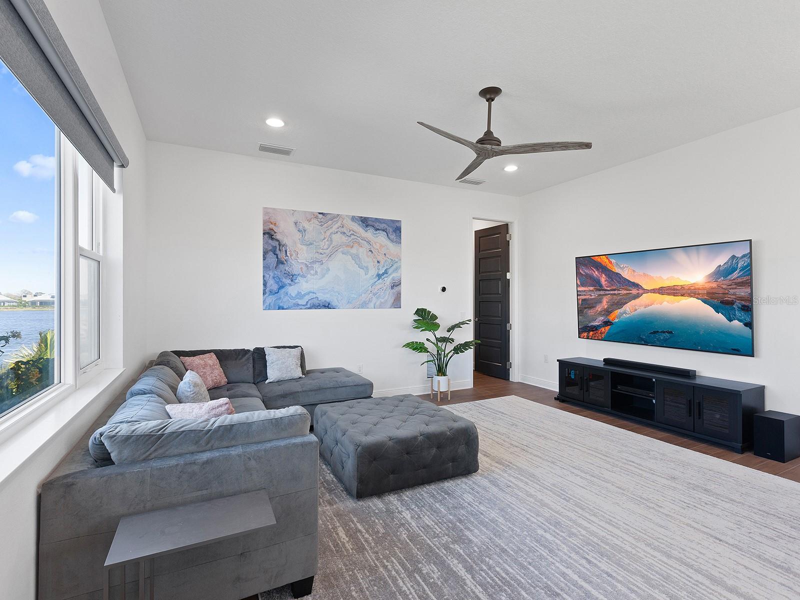 LAKEHOUSE COVE AT WATERSIDE - Residential