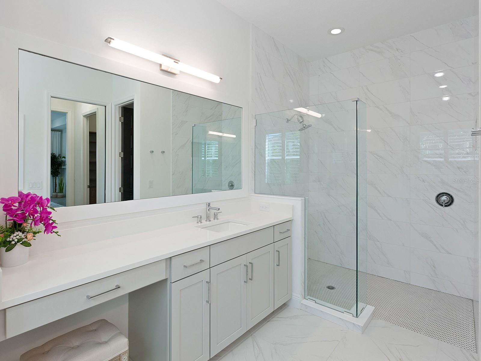 LAKEHOUSE COVE AT WATERSIDE - Residential