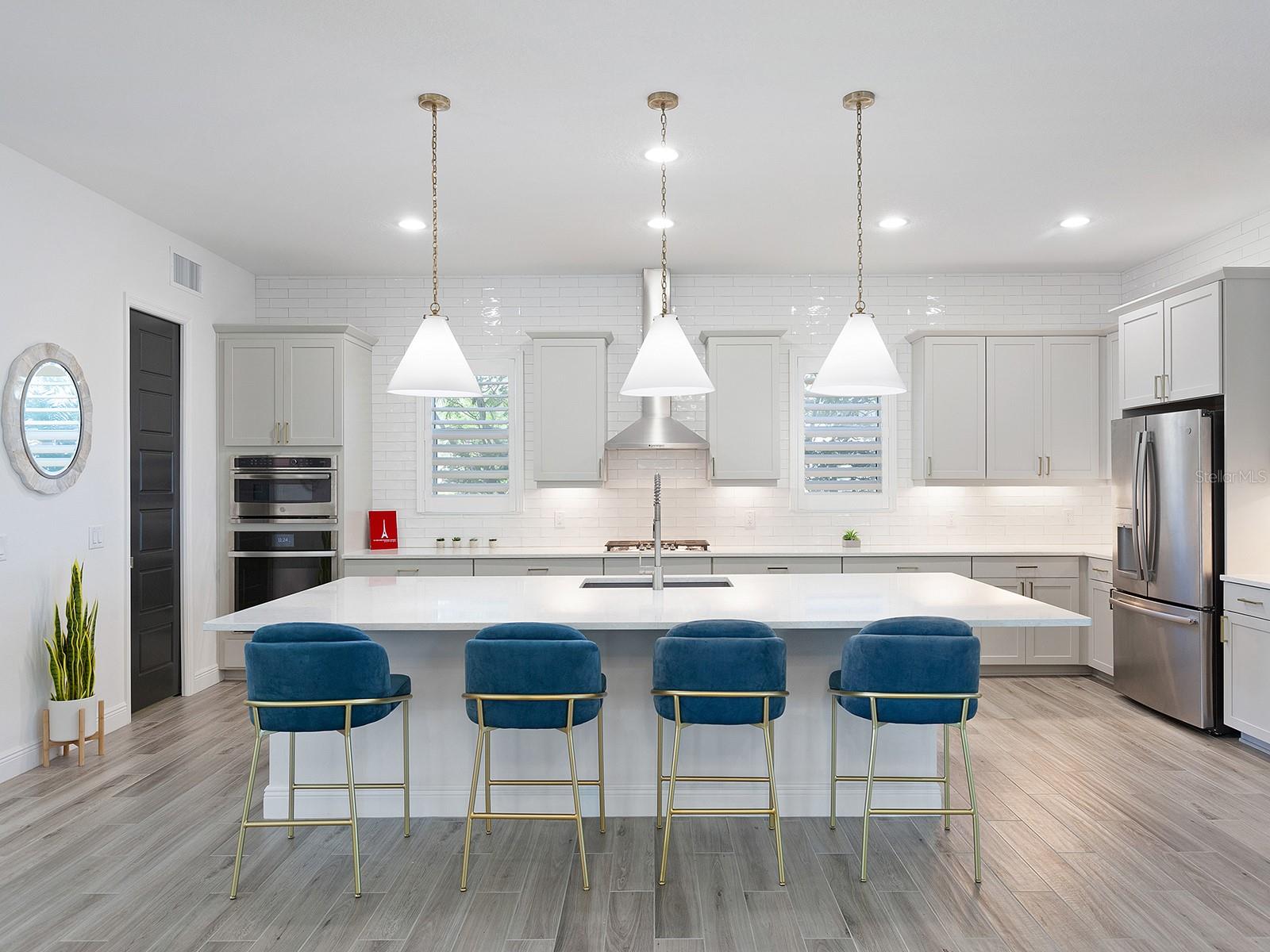 LAKEHOUSE COVE AT WATERSIDE - Residential