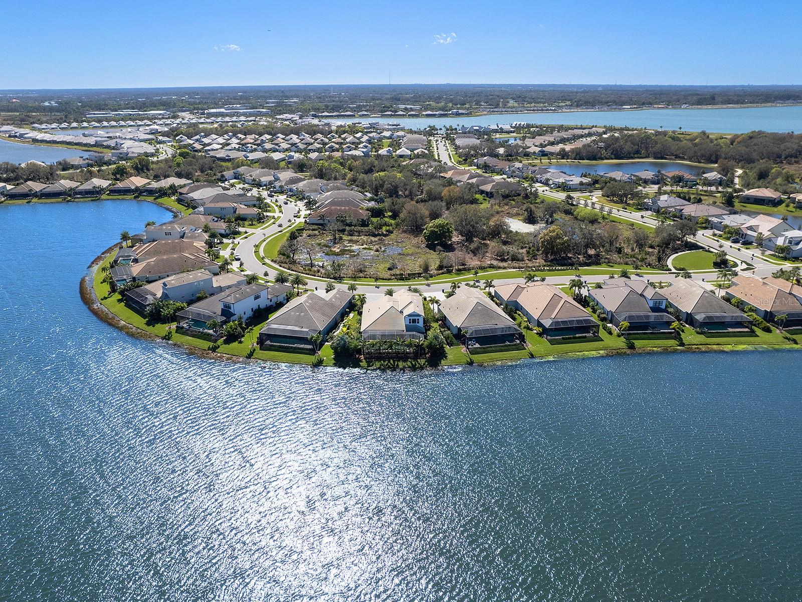 LAKEHOUSE COVE AT WATERSIDE - Residential