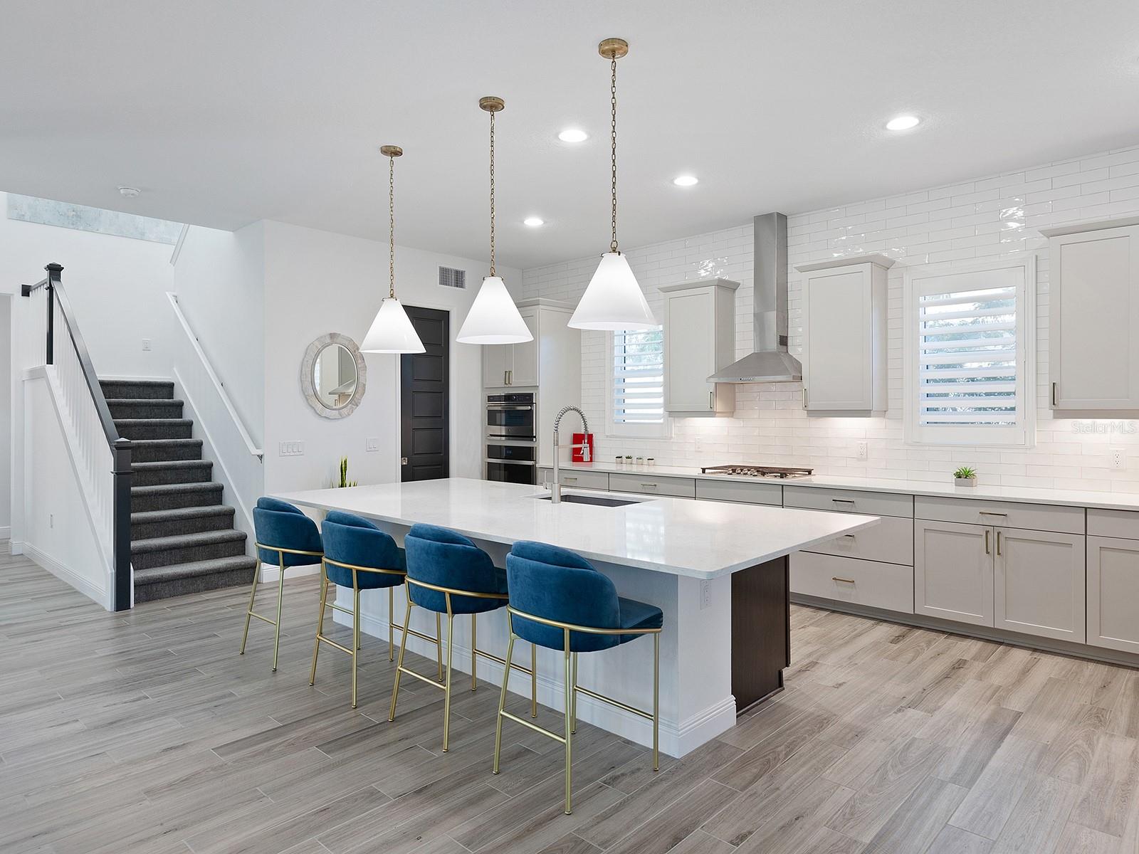 LAKEHOUSE COVE AT WATERSIDE - Residential