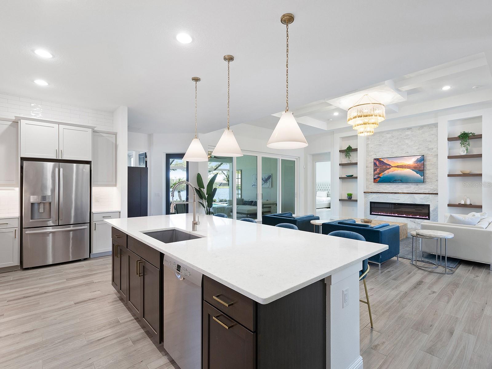 LAKEHOUSE COVE AT WATERSIDE - Residential