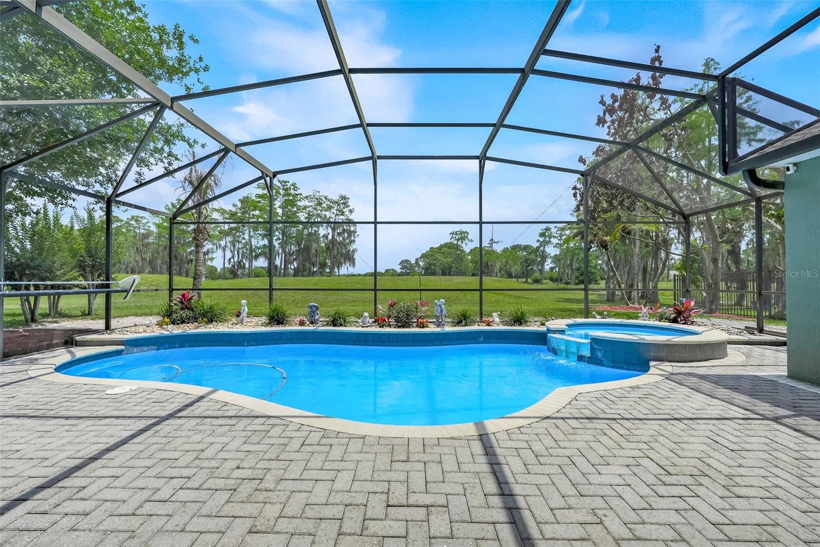 HUNTERS CREEK TR 115 PH 02 - Residential