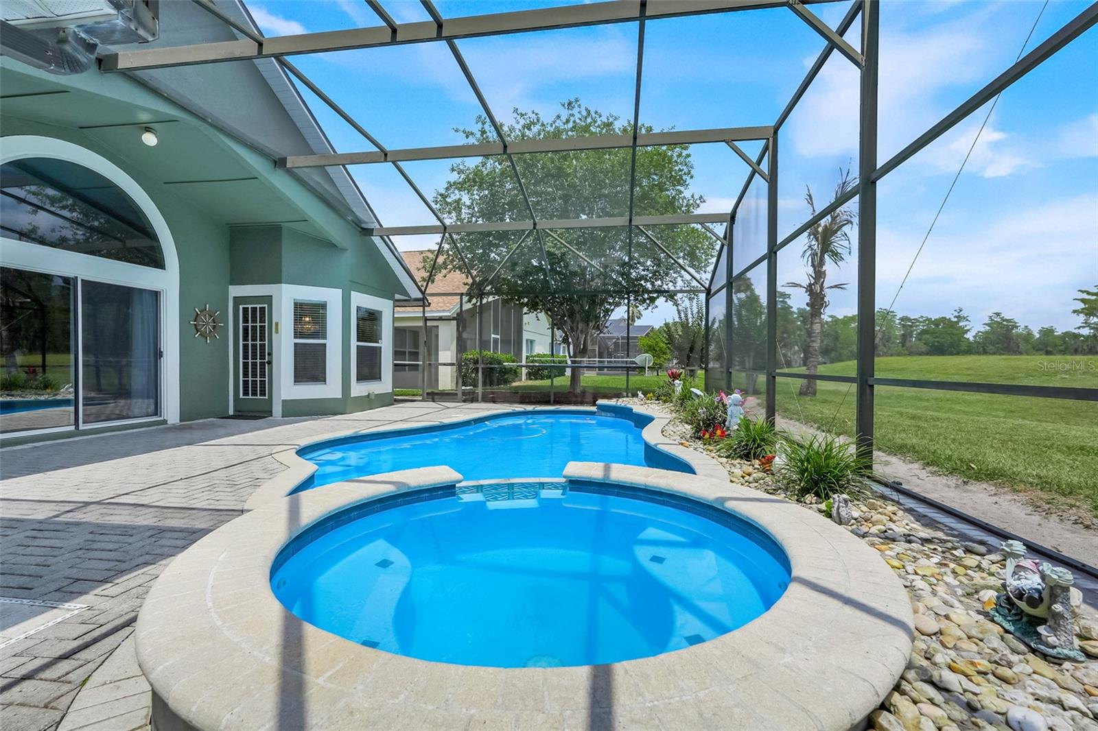 HUNTERS CREEK TR 115 PH 02 - Residential