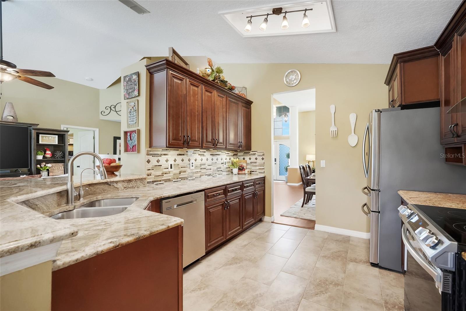 HUNTERS CREEK TR 115 PH 02 - Residential