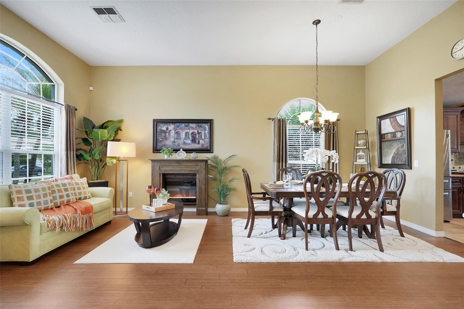 HUNTERS CREEK TR 115 PH 02 - Residential