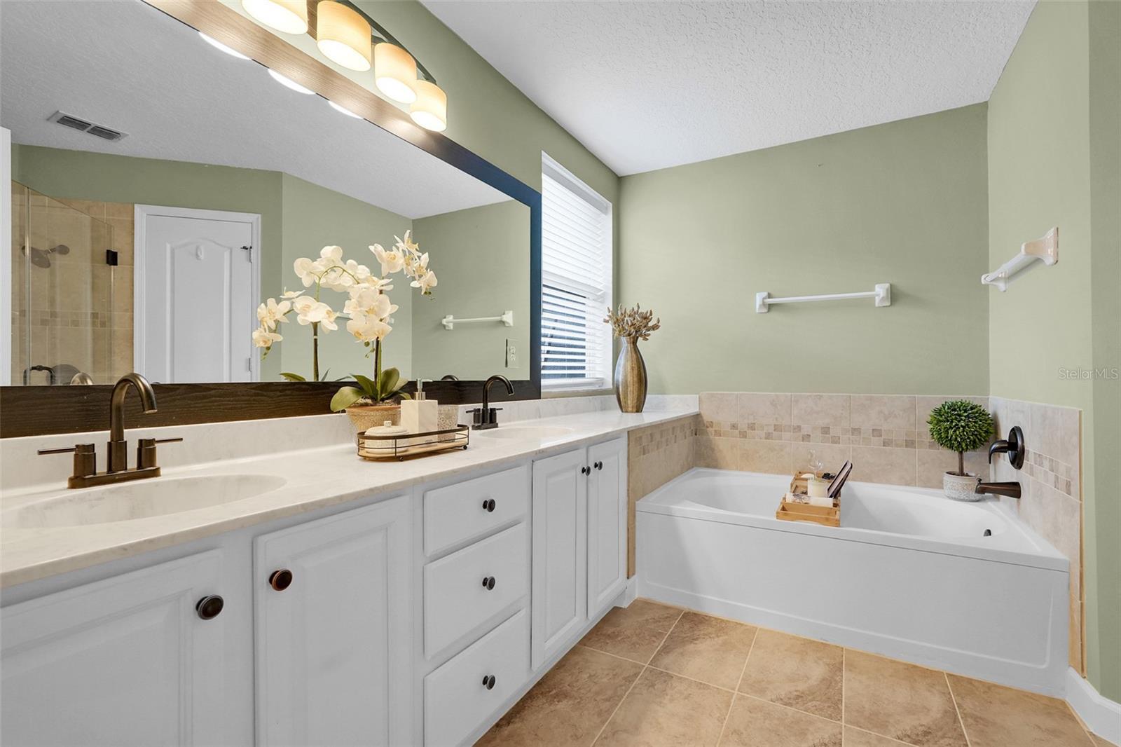 HUNTERS CREEK TR 115 PH 02 - Residential