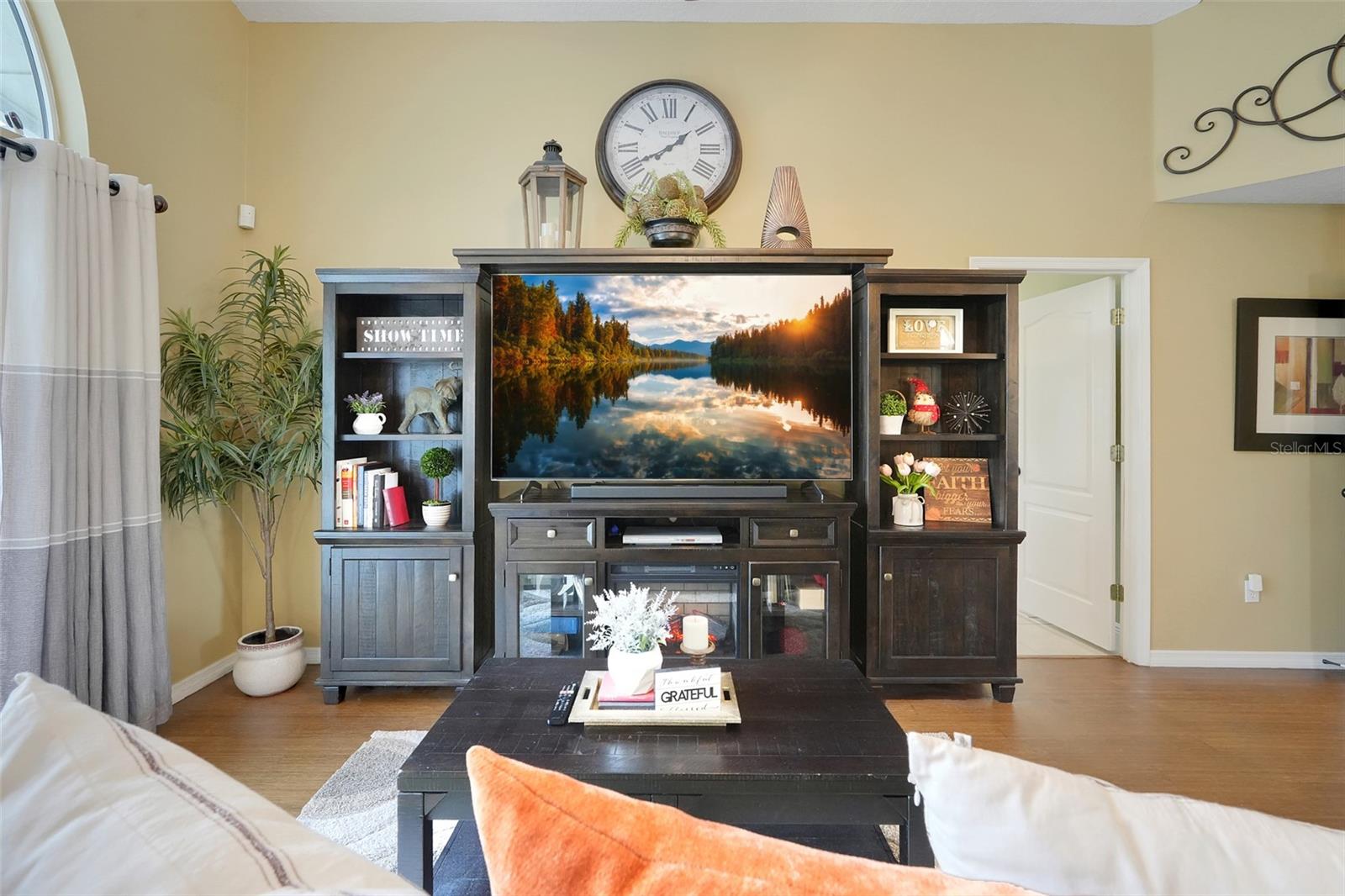 HUNTERS CREEK TR 115 PH 02 - Residential