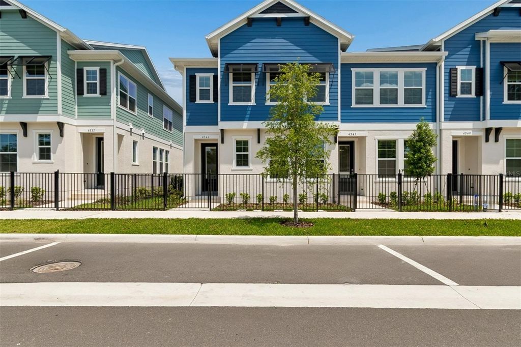 Photo of 4341 Roush Avenue, Orlando, FL 32803 (MLS # TB8506998)